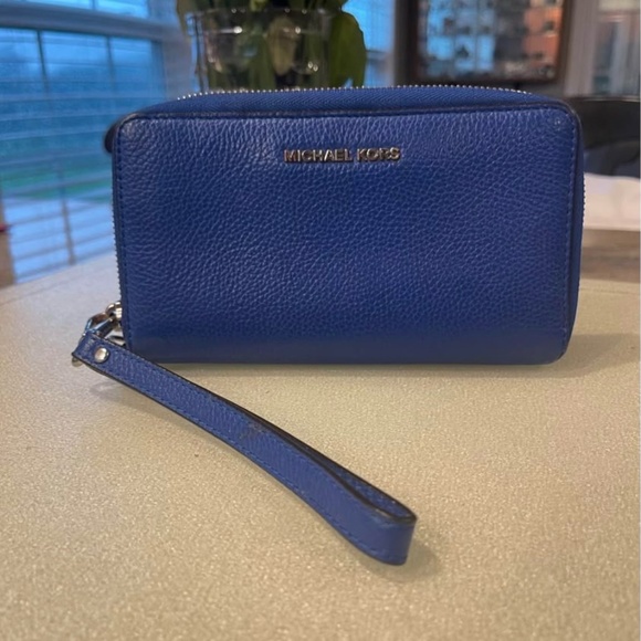 Michael Kors Leather Wristlet - Picture 1 of 4